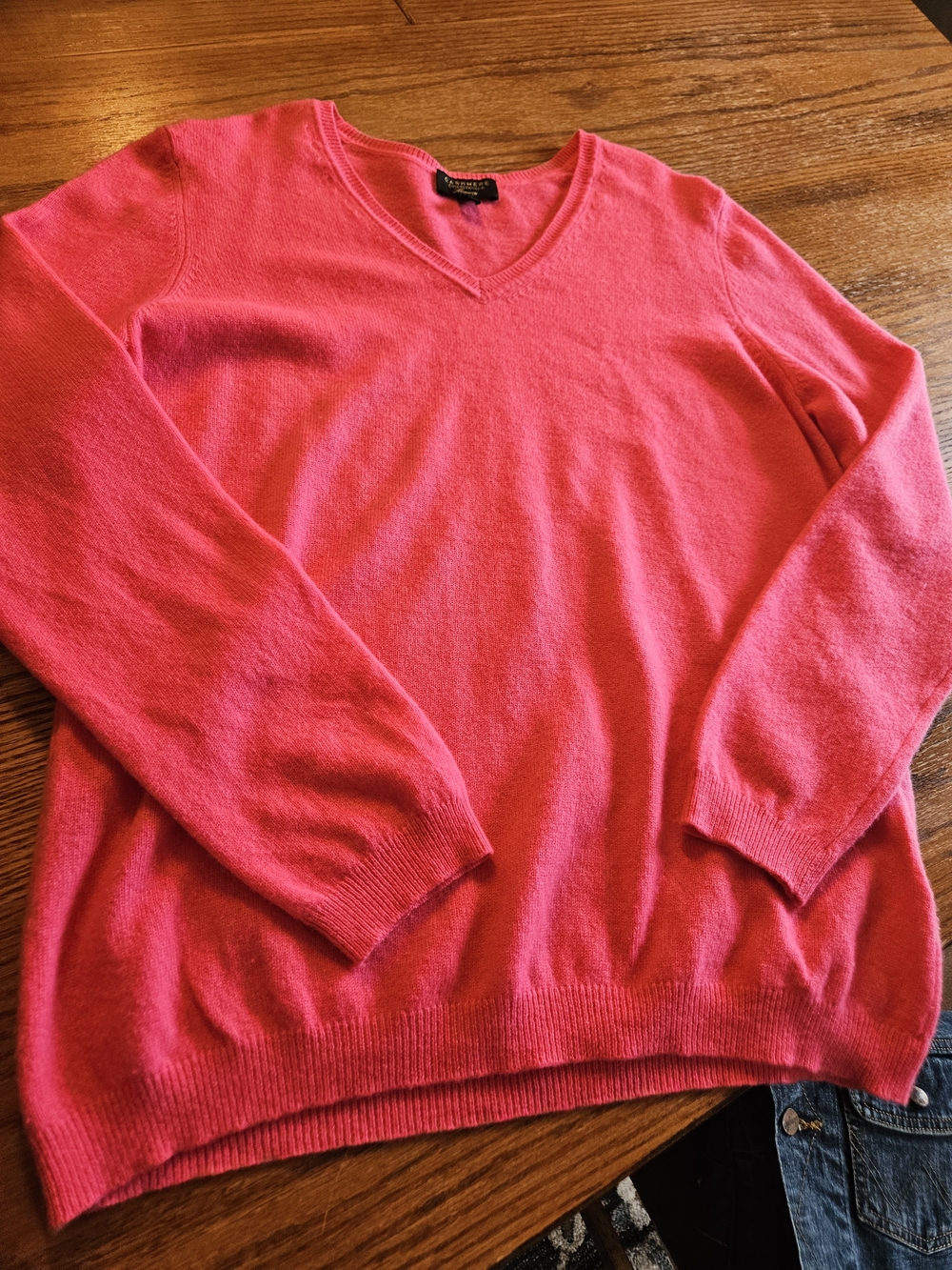 Charter Club Women's V-Neck Cashmere Sweater in Pink